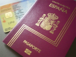 Las vacaciones provocan un aumento de pasaportes falsificados por Internet