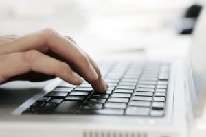 La importancia de leer la letra pequeña al crear un perfil