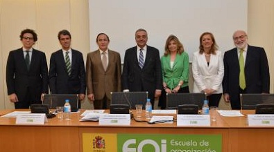 Los representantes de los diversos organismos en la firma del convenio para la creación del Centro de Referencia Nacional de Comercio Electrónico y Marketing Digital