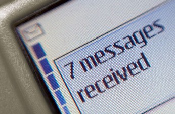 El uso del SMS desciende en el ámbito particular pero crece en el empresarial