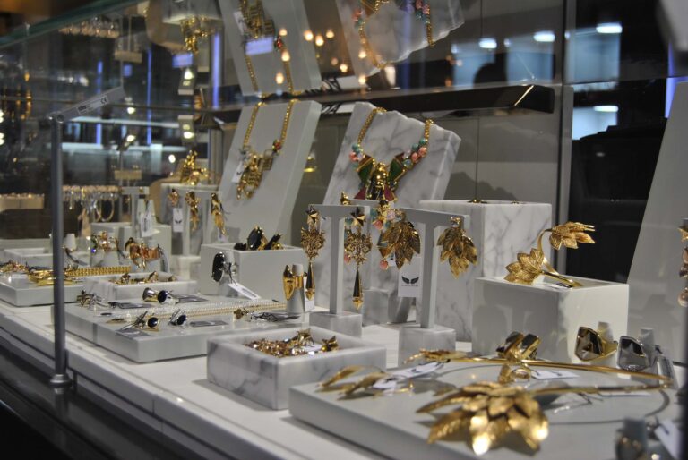 El mito de gea comienza a vender sus joyas personalizadas en los corte inglés