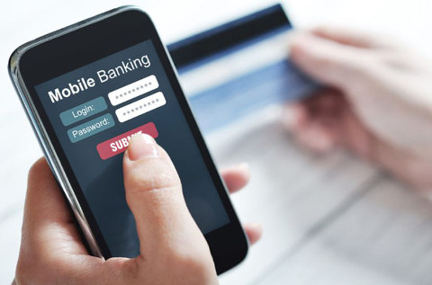 La banca invierte tres veces más en seguridad  que el resto de entidades no financieras