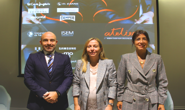 David Luquin, director de Atelier by ISEM; Teresa Sádaba, directora de ISEM, centro de la Universidad de Navarra; y Coro Saldaña, Iberia Fashion Lead de Accenture.