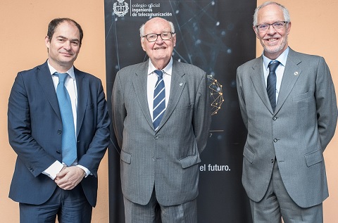 De izda a dcha.: Alejandro Arranz Calvo, Director General de Investigación e Innovación de la Comunidad de Madrid; Manuel Márquez Balín, Vicepresidente Primero Real Academia de Ingeniería de España; y Eugenio Fontán Oñate, Decano Presidente COIT-AEIT