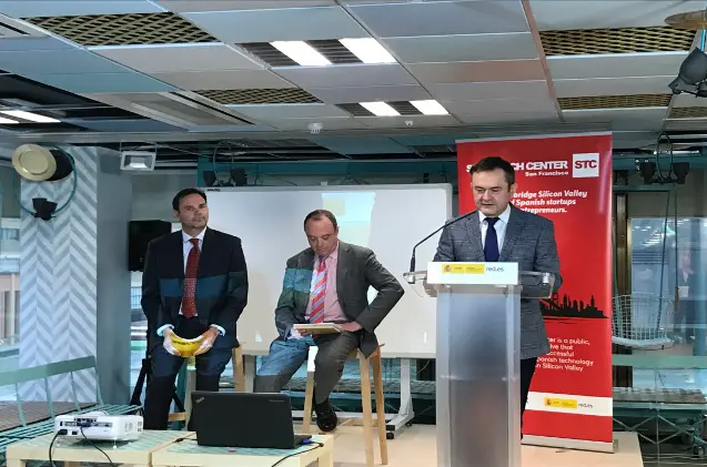 El director general de Red.es, José Manuel Leceta, junto al director general de Internacionalización de la Empresa del ICEX, Javier Serra y el Gerente del Spain Tech Center, Christian Prada.