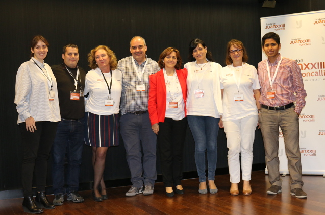 Voluntarios y responsables de comunicación de Indra