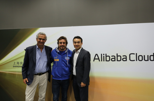 Fernando Alonso hará sus karts inteligentes con Alibaba Cloud