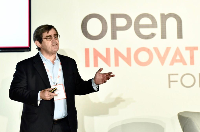 Henry Chesbrough inagurando el Open Innovation Forum