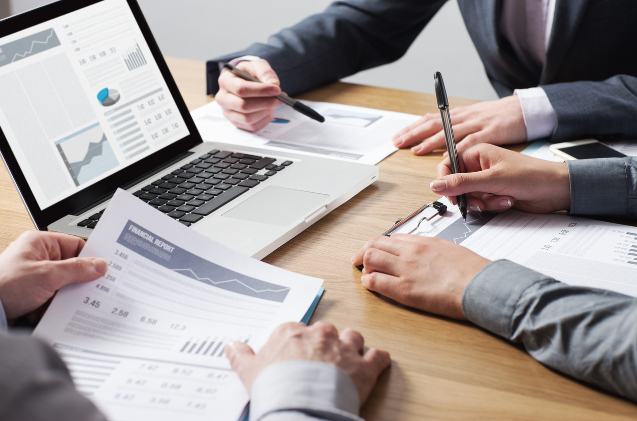 La nueva apuesta de los bancos para financiar los gastos de la cuenta corriente sin tarjeta
