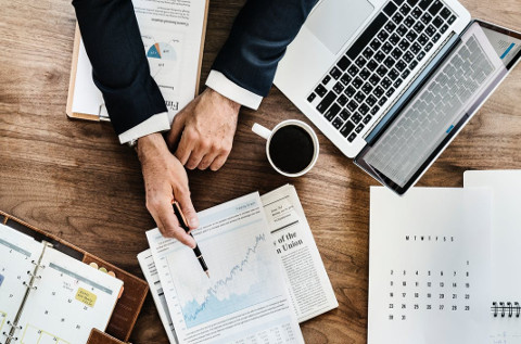 Invertir es ahora más fácil y no requiere de mucho dinero