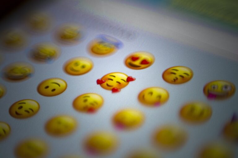 4 consejos para usar los emojis de forma correcta en el trabajo