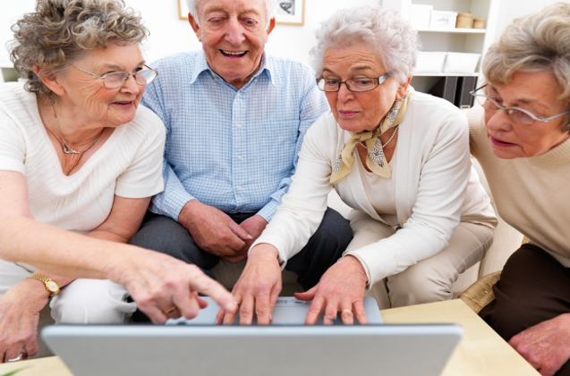 Tecnología: la nueva forma de comunicarse entre nietos y abuelos