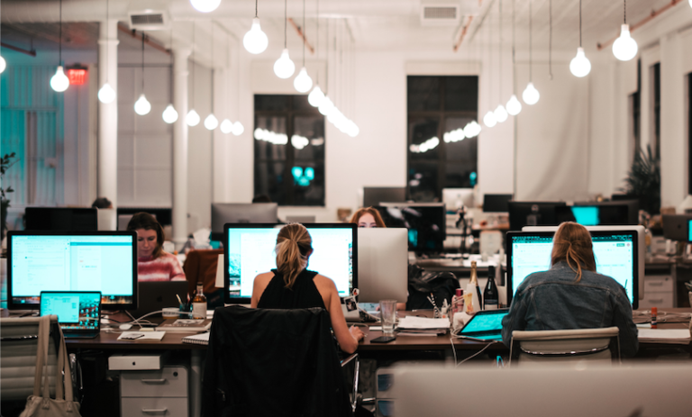 5 beneficios que la formación gratuita a trabajadores aporta a una compañía