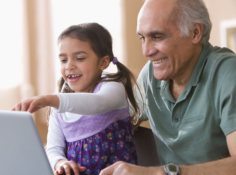 La brecha digital preocupa al 76% de las personas mayores de 80 años