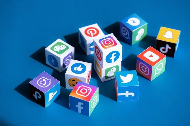Todo lo que se esconde detrás de los perfiles anónimos en redes sociales