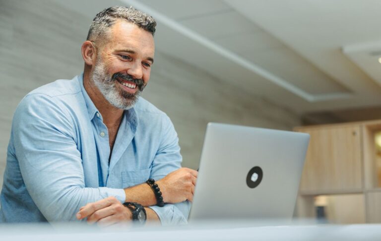 La flexibilidad y el teletrabajo son los beneficios sociales más valorados por los empleados IT