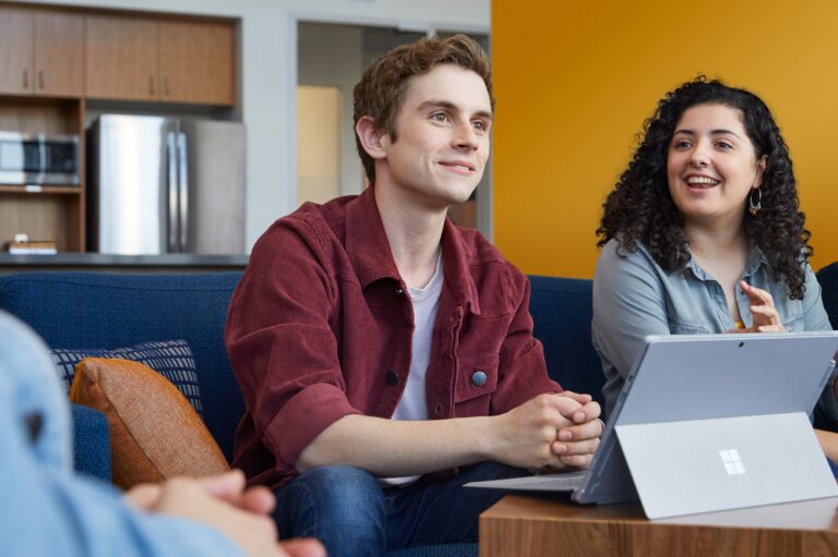 ¿En qué cosiste el ghosting laboral?