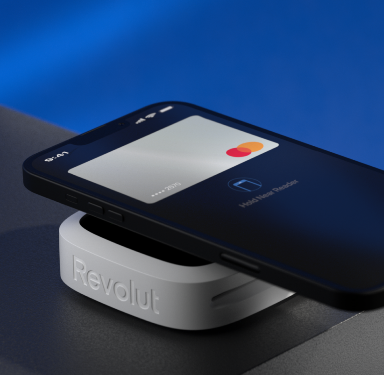 Revolut lanza su primer dispositivo hardware y se adentra en el pago físico