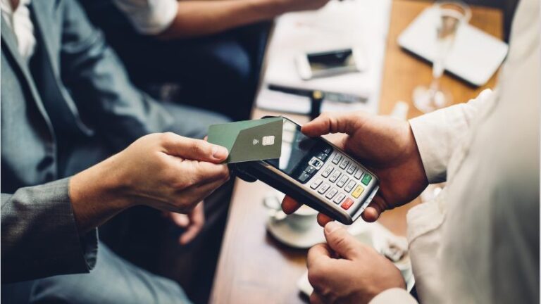 ¿Cómo convertir tu móvil en un datáfono?